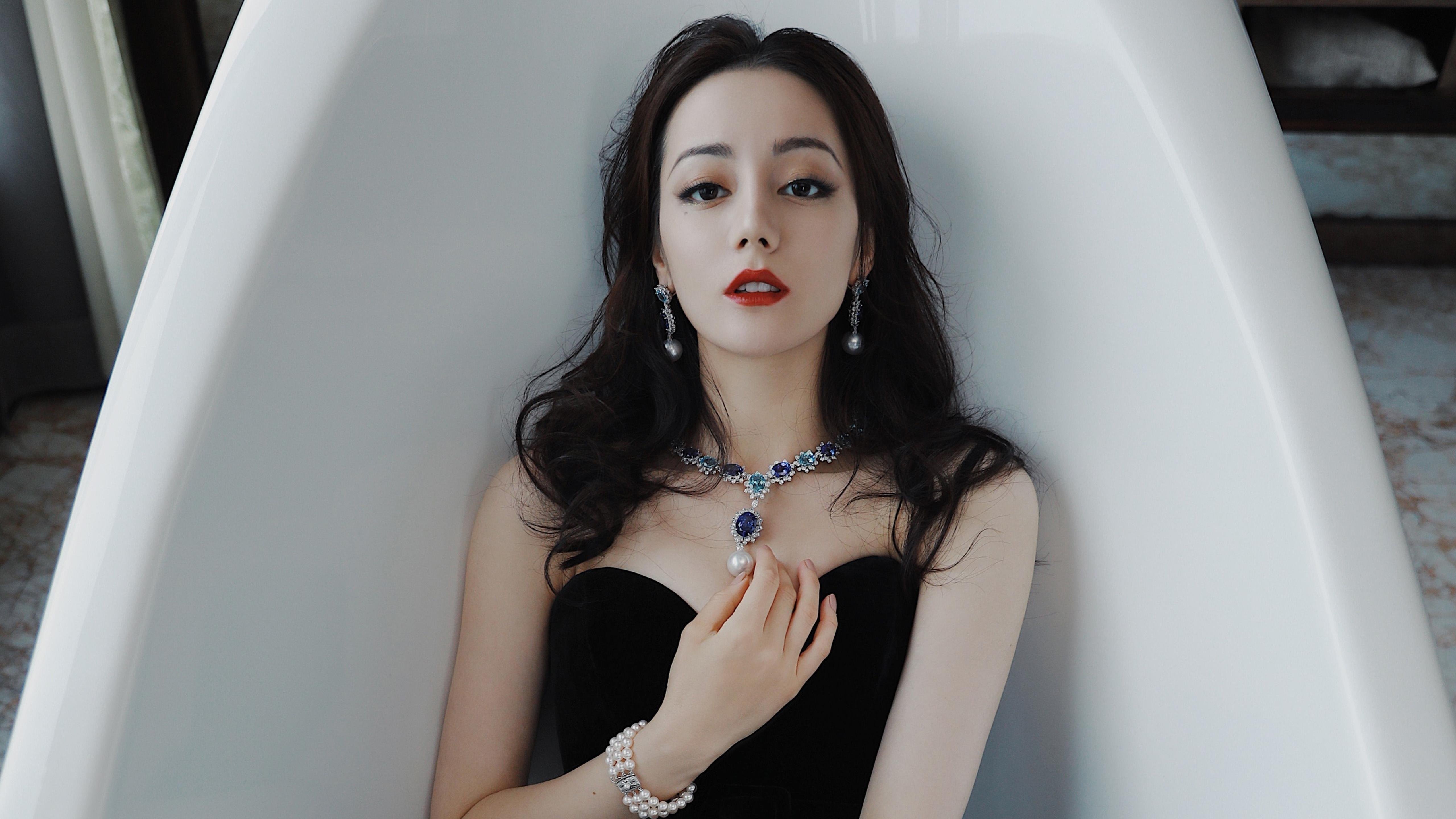 字母哥面对包夹仍高效得分,字母哥报应