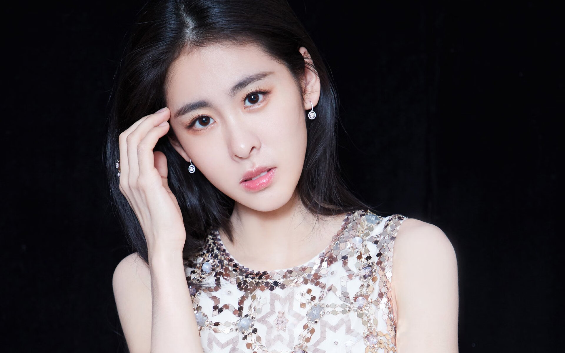 爱游戏-著名球星发起篮球梦想基金会支持青少年走上职业道路，梦想篮球巨星之炼成